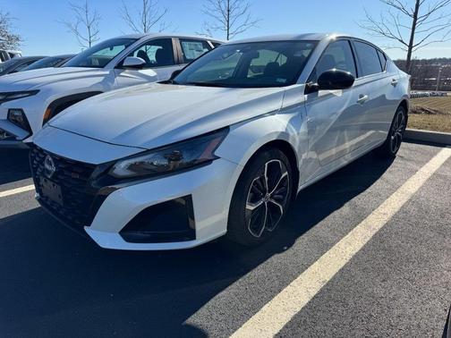 2023 Nissan Altima SR Intelligent AWD