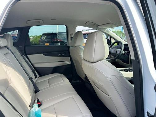 Everest White Pearl Tricoat 2026 Nissan Murano SV