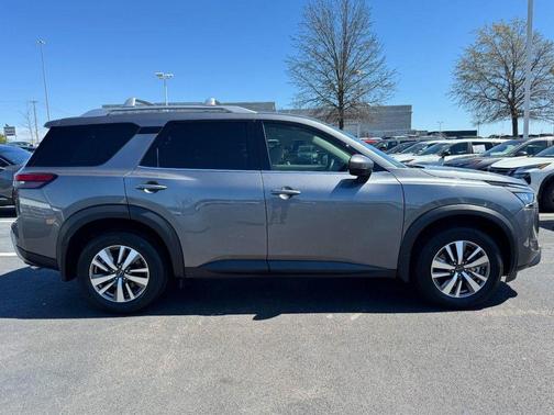 Gun Metallic 2025 Nissan Pathfinder SL 4WD