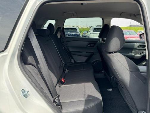 2025 Nissan Rogue S