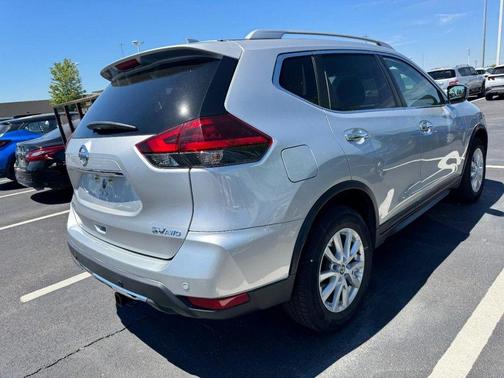 Brilliant Silver Metallic 2020 Nissan Rogue SV