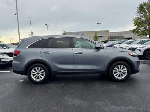 Everlasting Silver 2020 Kia Sorento LX