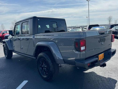 Sting-Gray Clearcoat 2022 Jeep Gladiator Willys 4x4