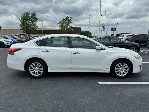 Pearl White Metallic 2013 Nissan Altima 2.5 S