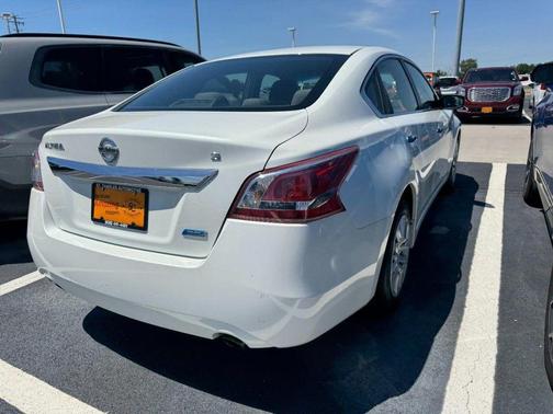 Pearl White Metallic 2013 Nissan Altima 2.5 S