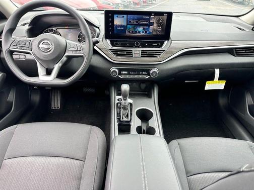 Pearl White Tricoat 2026 Nissan Altima 2.5 SV