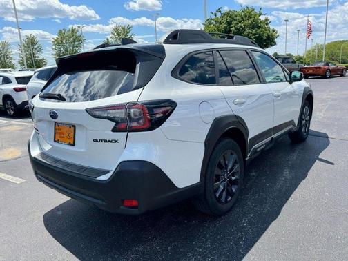 Crystal White Pearl 2024 Subaru Outback Onyx Edition