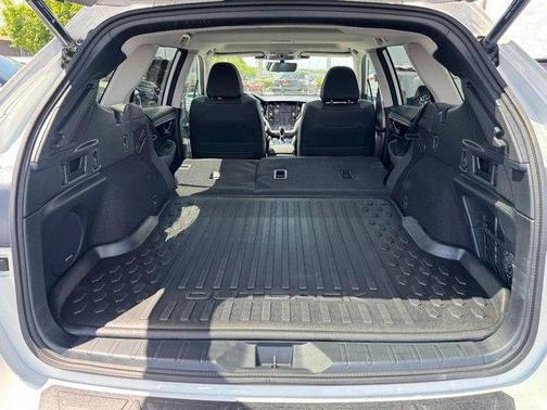 Crystal White Pearl 2024 Subaru Outback Onyx Edition