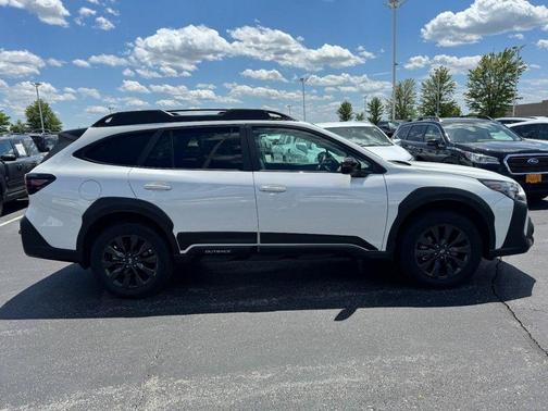 Crystal White Pearl 2024 Subaru Outback Onyx Edition
