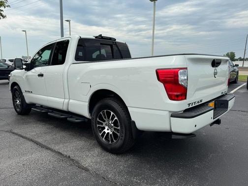 2023 Nissan Titan SV