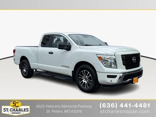 2023 Nissan Titan SV
