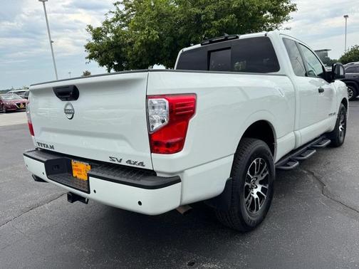 2023 Nissan Titan SV
