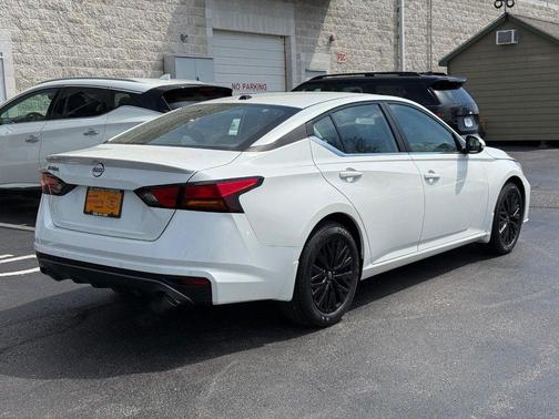 Pearl White Tricoat 2026 Nissan Altima 2.5 SV