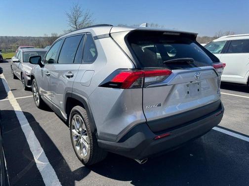 2020 Toyota RAV4 XLE Premium