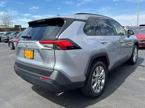 2020 Toyota RAV4 XLE Premium