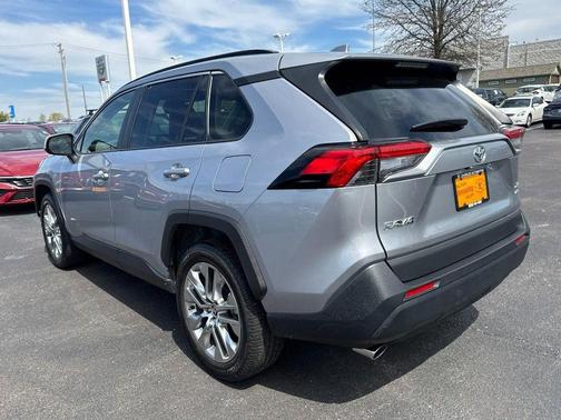 2020 Toyota RAV4 XLE Premium