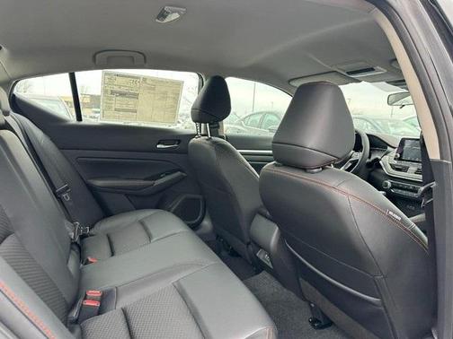 2025 Nissan Altima SR FWD