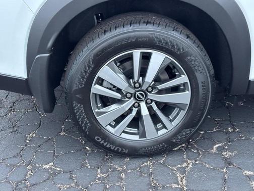 2025 Nissan Pathfinder SL 4WD