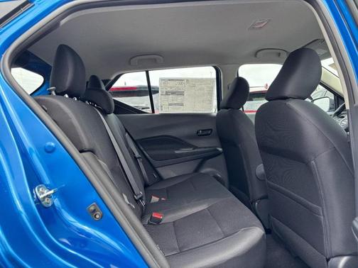 2025 Nissan Kicks S