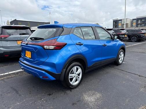2025 Nissan Kicks S