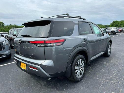 Gun Metallic 2026 Nissan Pathfinder SL