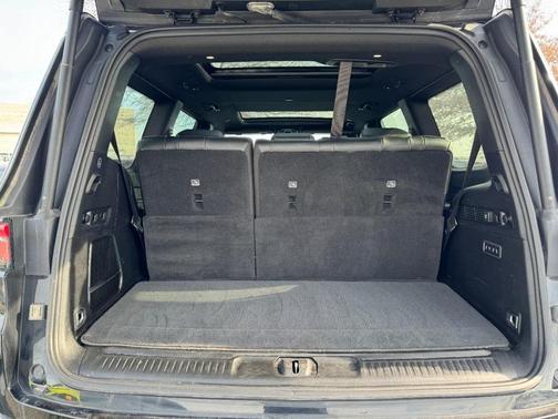 2023 Jeep Wagoneer Series II Carbide 4x4