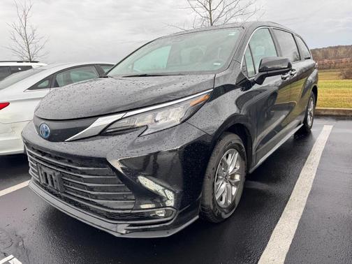 2025 Toyota Sienna XLE