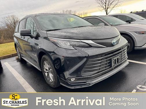 2025 Toyota Sienna XLE