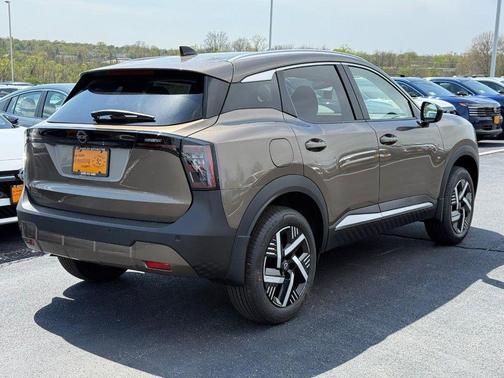Canyon Bronze Metallic 2026 Nissan Kicks SV