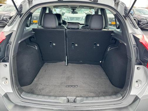 2020 Nissan Kicks SR