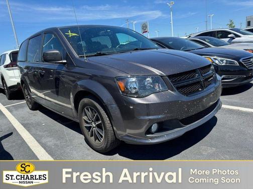 Granite Pearlcoat 2018 Dodge Grand Caravan SE