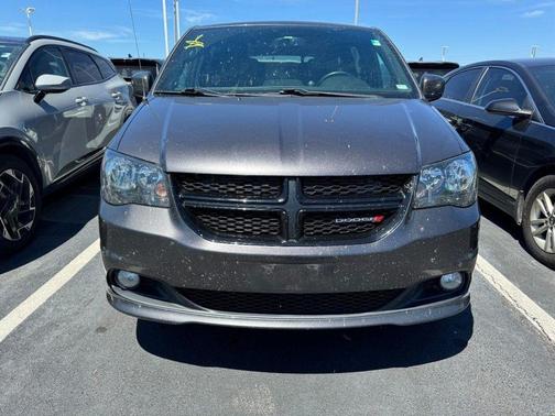 Granite Pearlcoat 2018 Dodge Grand Caravan SE