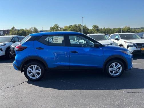 2025 Nissan Kicks S