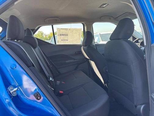 2025 Nissan Kicks S