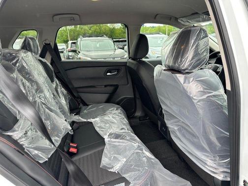 Everest White Pearl Tricoat 2026 Nissan Rogue Rock Creek