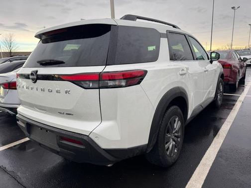 2024 Nissan Pathfinder SV 4WD