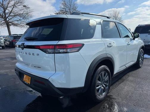2024 Nissan Pathfinder SV 4WD