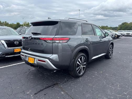 2025 Nissan Armada Platinum