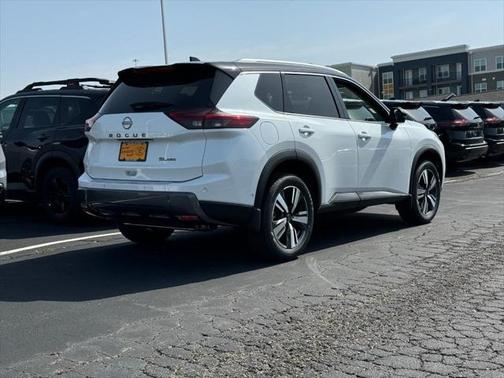 2025 Nissan Rogue SL