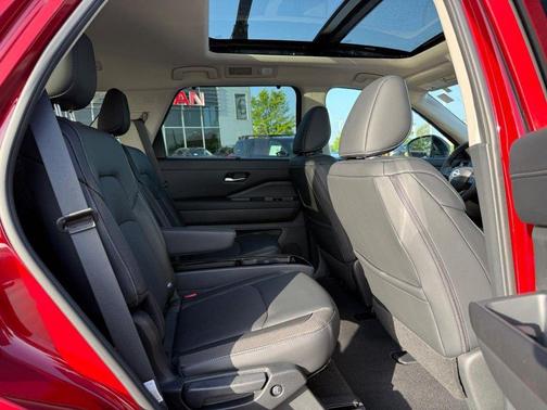 Scarlet Ember Tintcoat 2026 Nissan Pathfinder SL