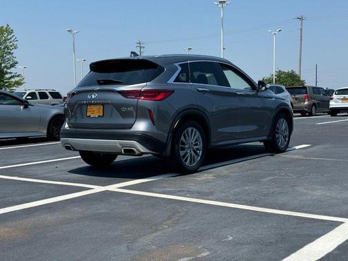 2024 INFINITI QX50 LUXE
