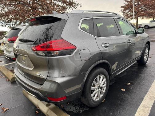 2020 Nissan Rogue SV