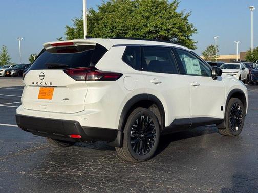 Everest White Pearl Tricoat 2026 Nissan Rogue Dark Armor