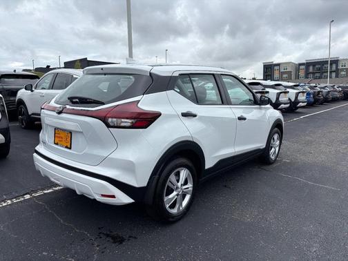 2025 Nissan Kicks S