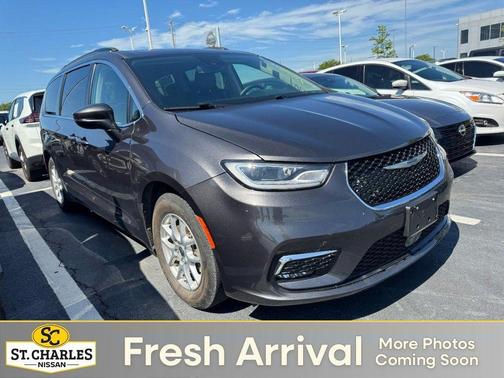 Granite Crystal Metallic Clearcoat 2022 Chrysler Pacifica Touring L