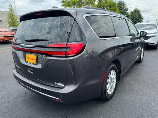 Granite Crystal Metallic Clearcoat 2022 Chrysler Pacifica Touring L