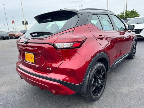 Scarlet Ember Tintcoat/Super Black 2023 Nissan Kicks SR