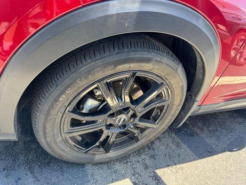 Scarlet Ember Tintcoat/Super Black 2023 Nissan Kicks SR