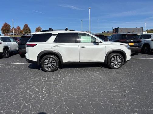 2025 Nissan Pathfinder SV FWD