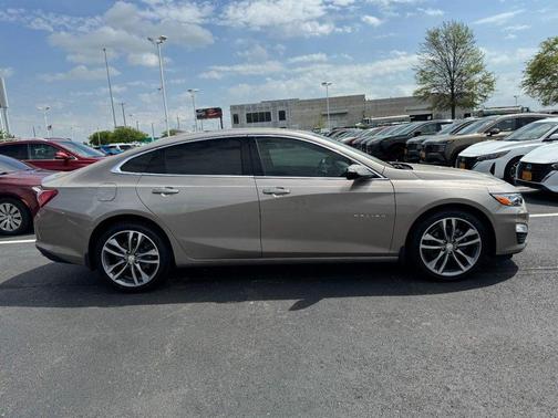 Mineral Gray Metallic 2022 Chevrolet Malibu FWD Premier